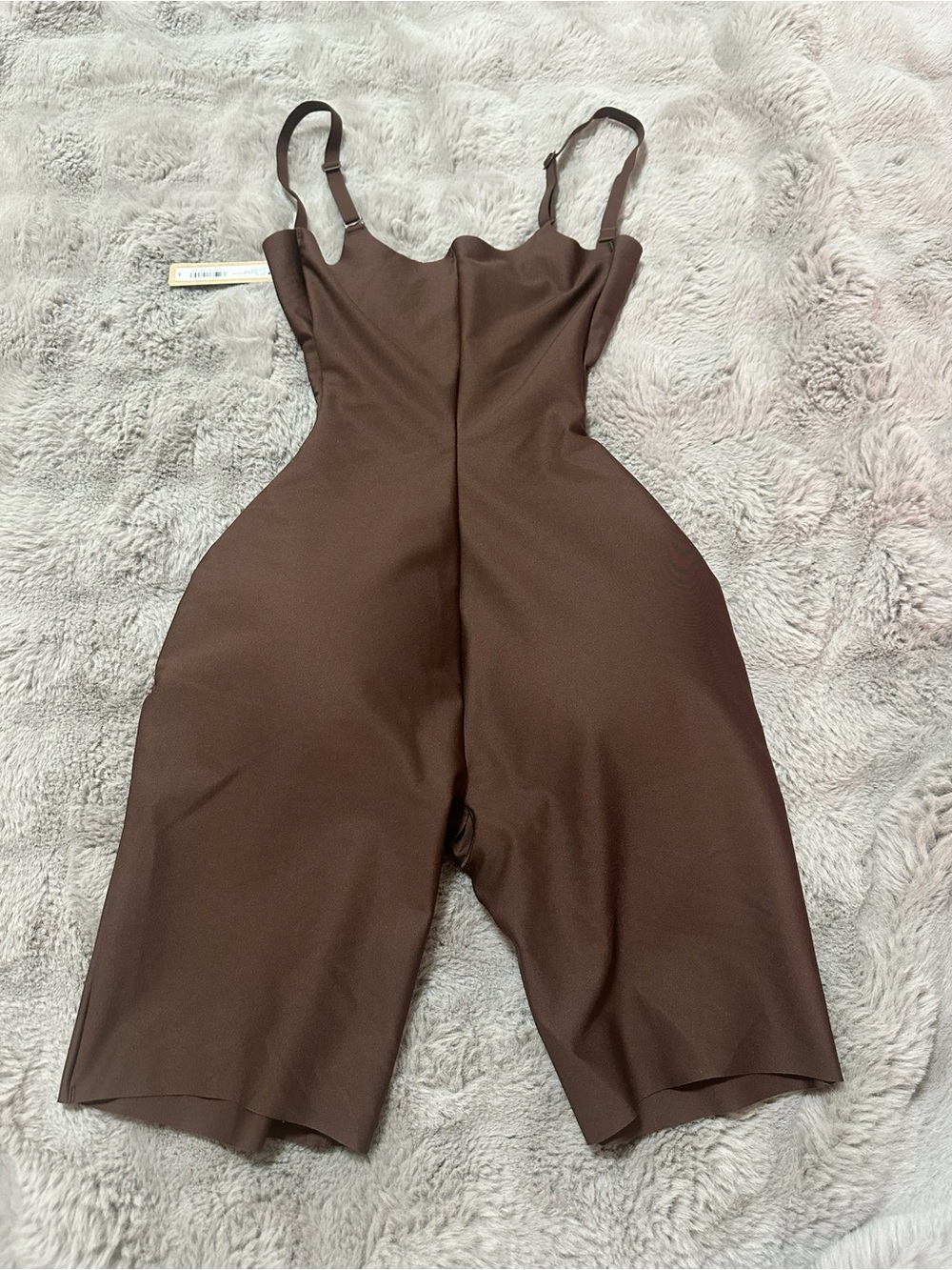 NWT SKIMS Butt Lifting Open Bust Bodysuit Size S Cocoa